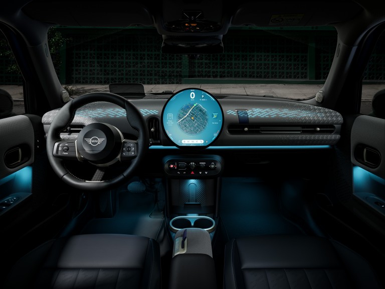 MINI Cooper 5-door - interior highlights